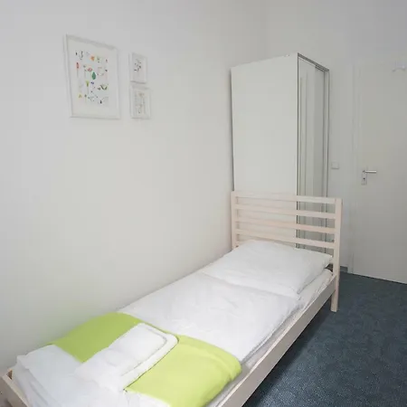 Schones, Hell Mobliertes 'wien' Séjour chez l'habitant Nuremberg